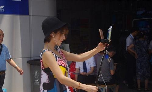 娱乐吃瓜小三是谁啊,娱乐圈神秘“吃瓜小三”的真实身份 第2张 娱乐吃瓜小三是谁啊,娱乐圈神秘“吃瓜小三”的真实身份 第2张